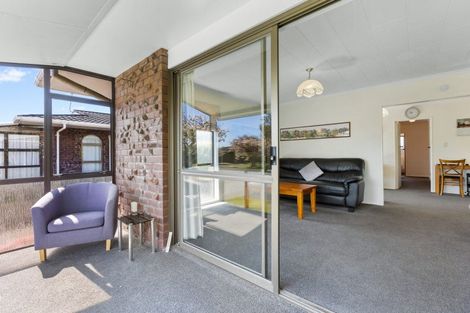 Photo of property in 1a Hunter Place, Merrilands, New Plymouth, 4312