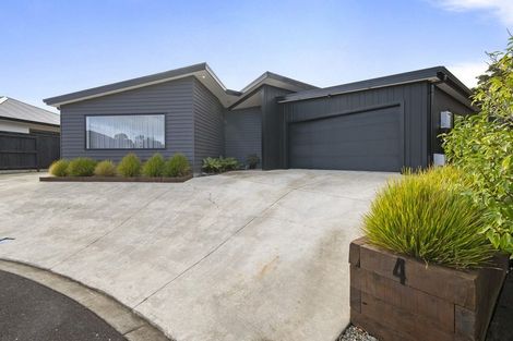 Photo of property in 4 Waimarama Court, Roslyn, Palmerston North, 4414