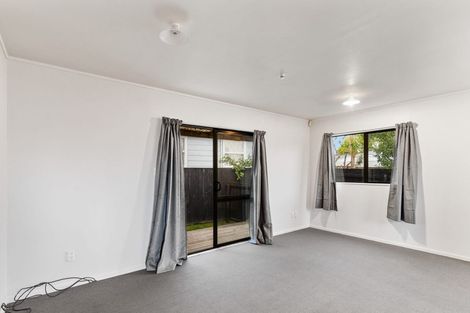 Photo of property in 43 Burbank Avenue, Manurewa, Auckland, 2102