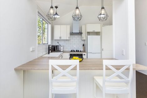 Photo of property in 15 Edelweiss Grove, Timberlea, Upper Hutt, 5018