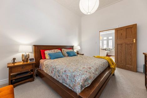 Photo of property in 127 Hargest Crescent, Saint Clair, Dunedin, 9012
