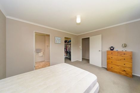 Photo of property in 8 Nevada Way, Kelvin Grove, Palmerston North, 4414