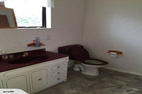 Photo of property in 180 Mangorei Road, Merrilands, New Plymouth, 4312