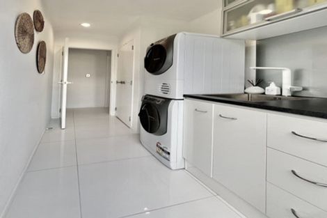 Photo of property in 16 Southworth Place, Grandview Heights, Hamilton, 3200