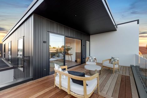 Photo of property in 12 Pitau Road, Mount Maunganui, 3116