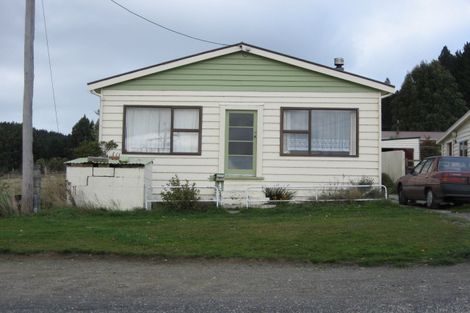 Photo of property in 78 Salcombe Street, Kaitangata, 9210