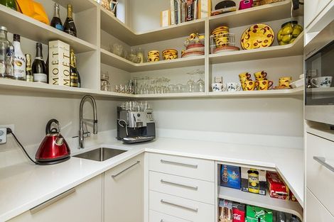 Photo of property in 5a Bournemouth Terrace, Murrays Bay, Auckland, 0630