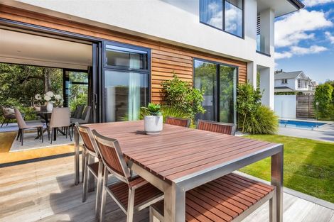 Photo of property in 62 Straven Road, Fendalton, Christchurch, 8014