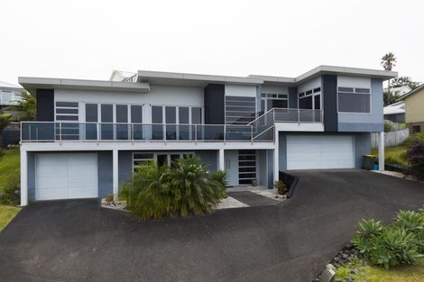 Photo of property in 3 Orewa Heights Crescent, Orewa, 0931