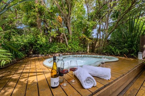 Photo of property in 7 Tapu Place, Kaiteriteri, Motueka, 7197