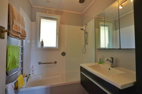 Photo of property in 42 Selwyn Crescent, Forrest Hill, Auckland, 0620