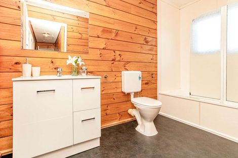 Photo of property in 1/3 Jumento Place, Unsworth Heights, Auckland, 0632