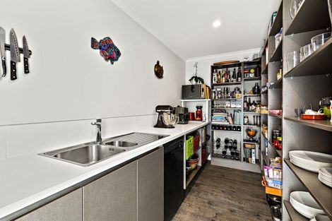 Photo of property in 3b Hobbs Road, Matakatia, Whangaparaoa, 0930