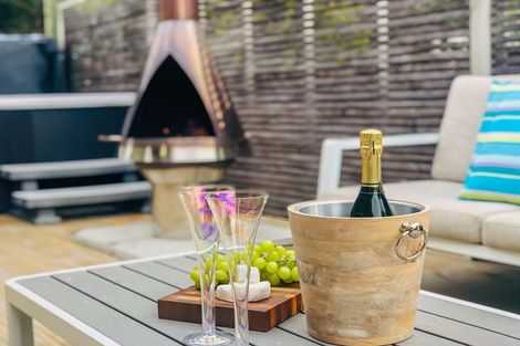 Photo of property in 11 Victor Grove, Waikanae Beach, Waikanae, 5036