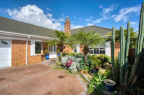 Photo of property in 31 Earlsworth Road, Mangere East, Auckland, 2024