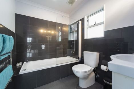 Photo of property in 24 Cologne Street, Martinborough, 5711