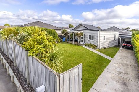 Photo of property in 176 Bowhill Road, New Brighton, Christchurch, 8083