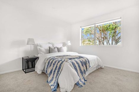 Photo of property in 9 Tahu Crescent, Sunnynook, Auckland, 0620