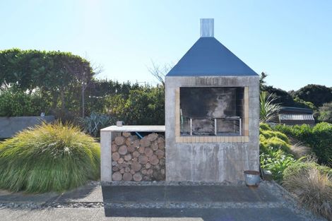 Photo of property in 3 Te Heke Place, Waikanae, 5036