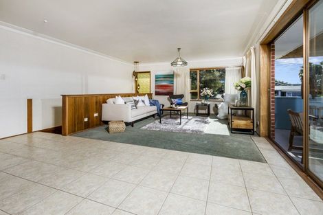 Photo of property in 1/10 Tipau Street, Torbay, Auckland, 0630