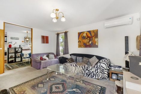 Photo of property in 18 George Herring Place, Glen Eden, Auckland, 0602