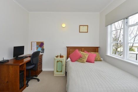 Photo of property in 57 Old Lake Road, Narrow Neck, Auckland, 0624