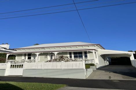Photo of property in 12 Richmond Avenue, Northcote Point, Auckland, 0627