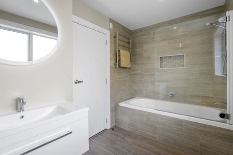 Photo of property in 56 Gilberthorpes Road, Hei Hei, Christchurch, 8042