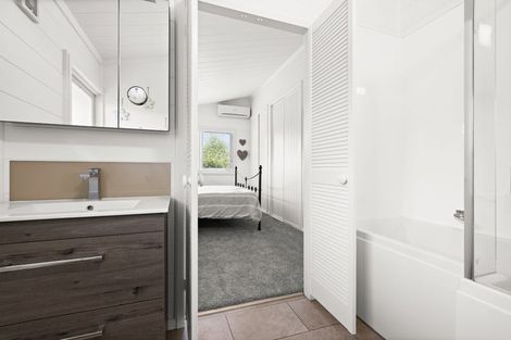 Photo of property in 5 Saint Hill Lane, Havelock North, 4130