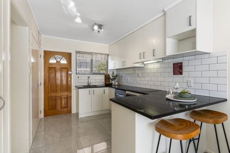 Photo of property in 4/112 Gossamer Drive, Pakuranga Heights, Auckland, 2010