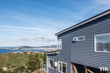 Photo of property in 8 Cessna Way, Newlands, Wellington, 6037