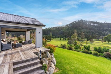 Photo of property in 19 Titoki Lane, Whangamata, 3691
