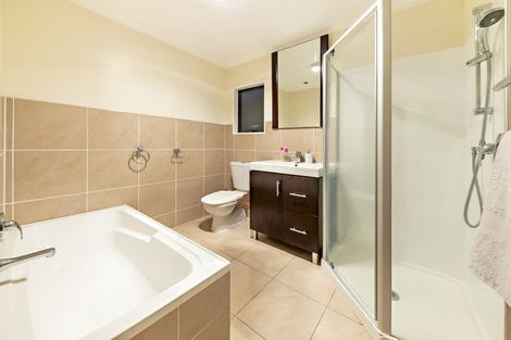 Photo of property in 10 Manning Rise, Flat Bush, Auckland, 2019