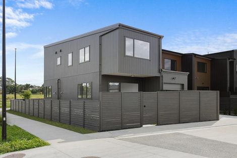 Photo of property in 115 Otuwairoa Esplanade, Opaheke, 2113