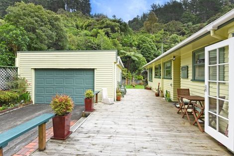 Photo of property in 136 Pinehaven Road, Pinehaven, Upper Hutt, 5019