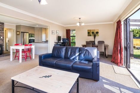 Photo of property in 2 Ascot Close, Richmond Heights, Taupo, 3330