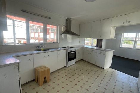 Photo of property in 228 Dominion Road, Red Hill, Papakura, 2110