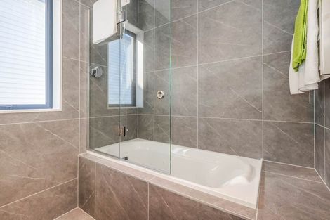 Photo of property in 27 Farranfore Road, Opaheke, Papakura, 2113