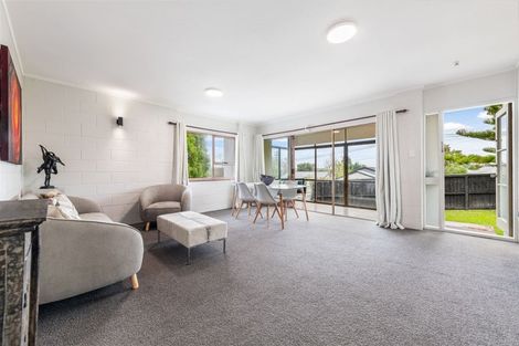 Photo of property in 1/9 Parrs Cross Road, Henderson, Auckland, 0612