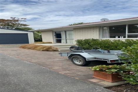 Photo of property in 2/64 Crofton Road, Harewood, Christchurch, 8051