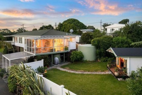 Photo of property in 2/23 Rawhiti Road, Manly, Whangaparaoa, 0930