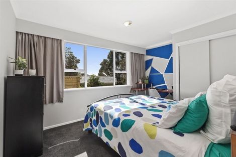 Photo of property in 6 Mayfair Place, Tawa, Wellington, 5028