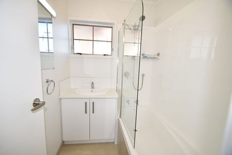 Photo of property in 9 Wairata Place, Te Atatu South, Auckland, 0610