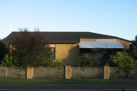 Photo of property in 120 Florence Avenue, Orewa, 0931