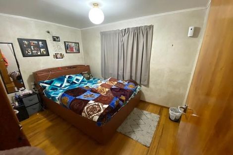 Photo of property in 13 Segedin Place, Glenfield, Auckland, 0629