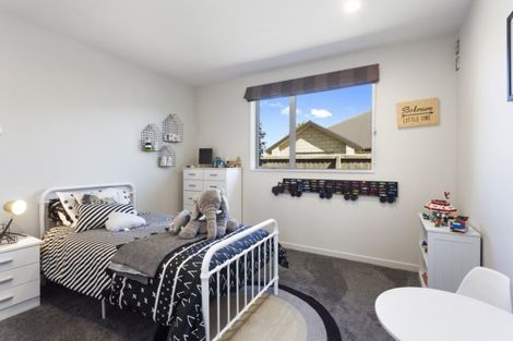 Photo of property in 13 Ascot Place, Rangiora, 7400