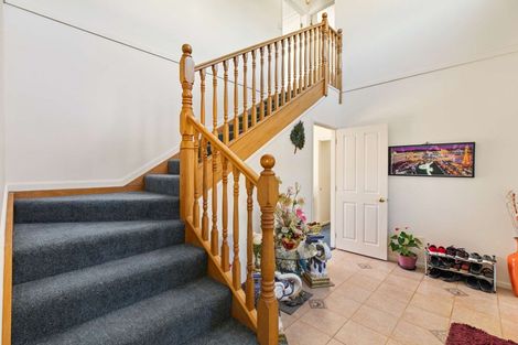 Photo of property in 16 Ewhurst Place, Goodwood Heights, Auckland, 2105