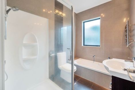 Photo of property in 43 South Kensington Way, Henderson, Auckland, 0612