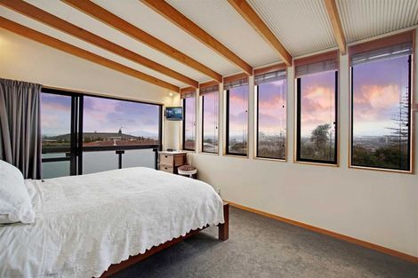 Photo of property in 65 Forrest Hill Road, Milford, Auckland, 0620