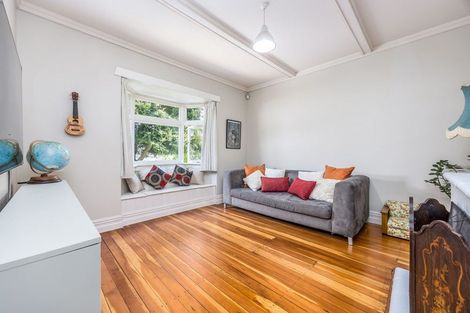 Photo of property in 8 Craigbank Avenue, New Lynn, Auckland, 0600